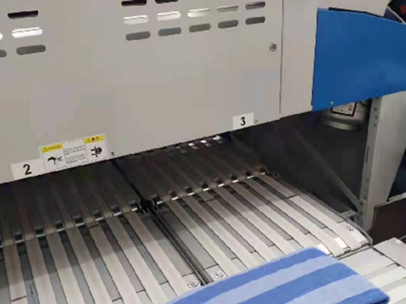 岳阳楼巾类折叠机-01